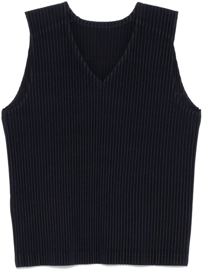 Pleated v-necked vest
