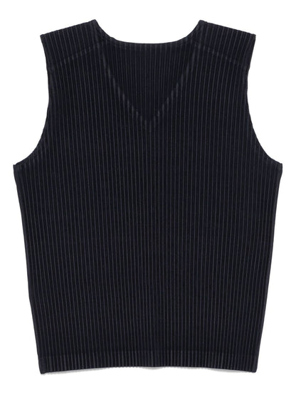 Pleated v-necked vest