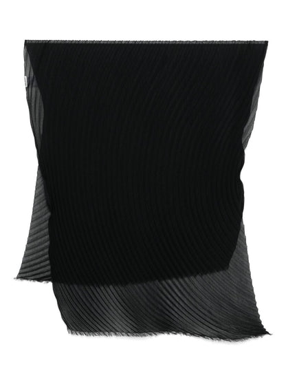 Pleated stole