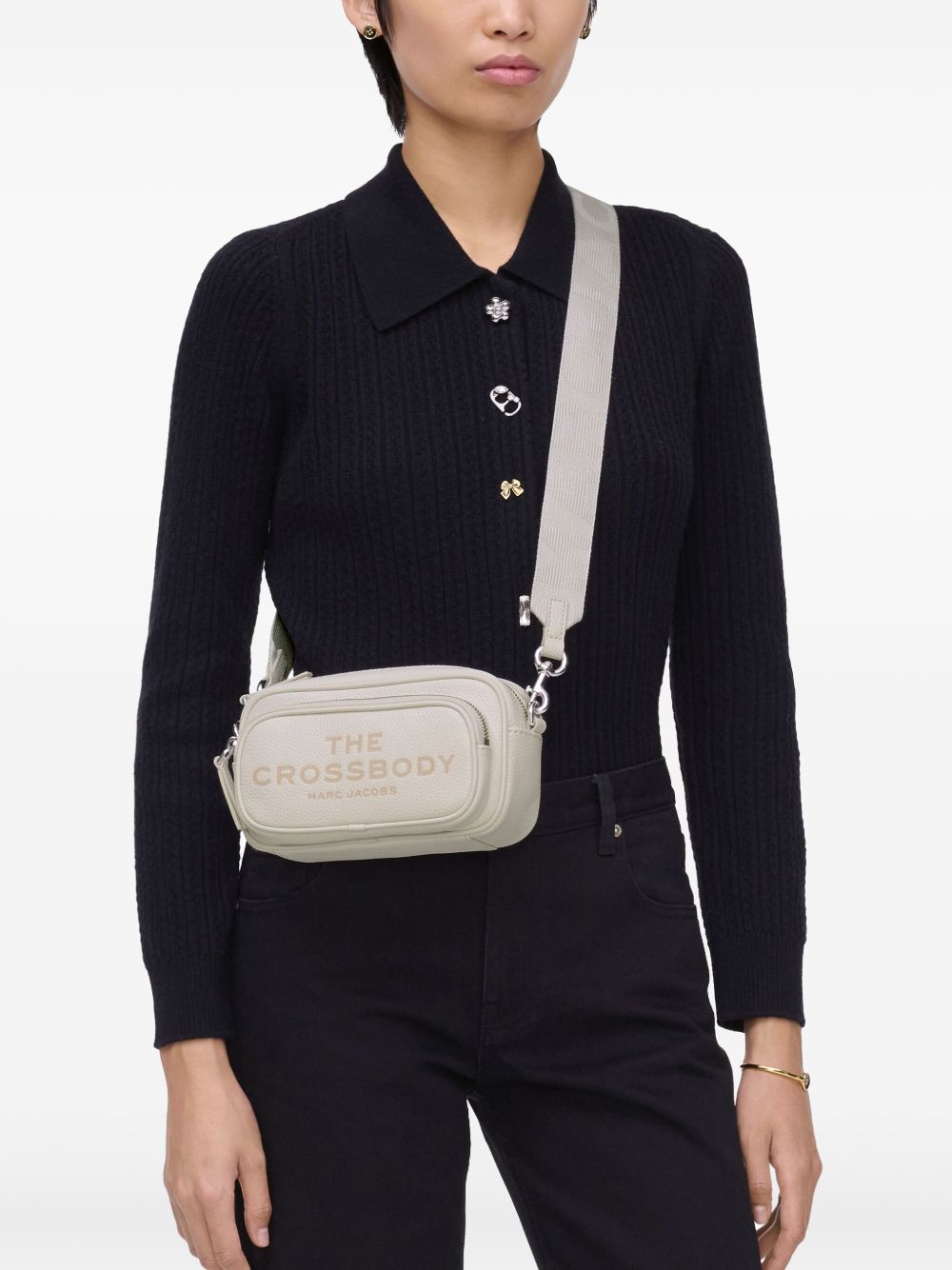 The crossbody leather bag