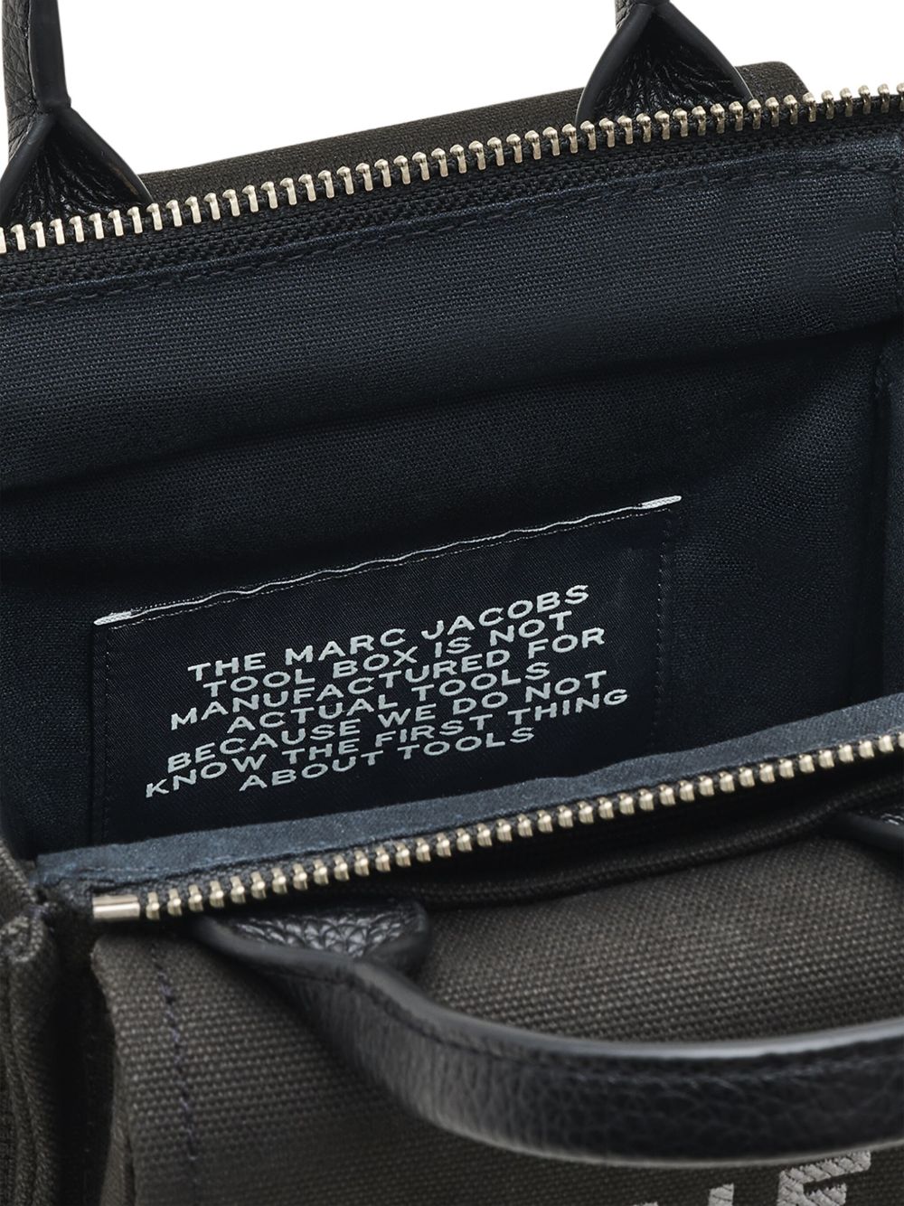 The crossbody tote canvsas tote